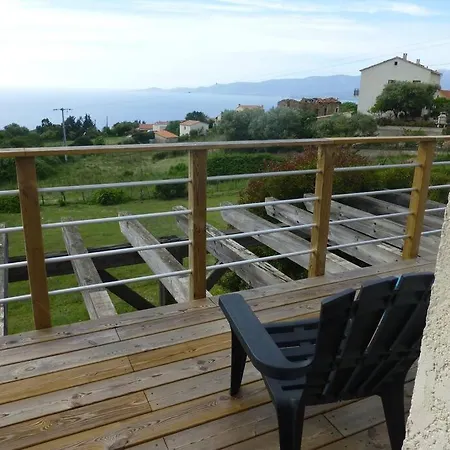 F3 80m², Vue Sur Mer. Arrivee Possible En Semaine *