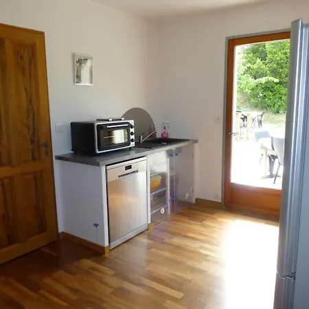 F3 80m², Vue Sur Mer. Arrivee Possible En Semaine *
